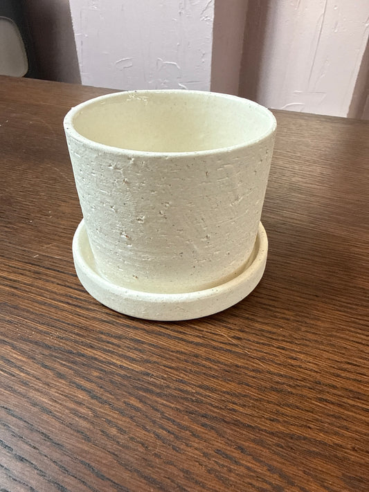 Easton Pot w/ saucer 5” x 3.5”