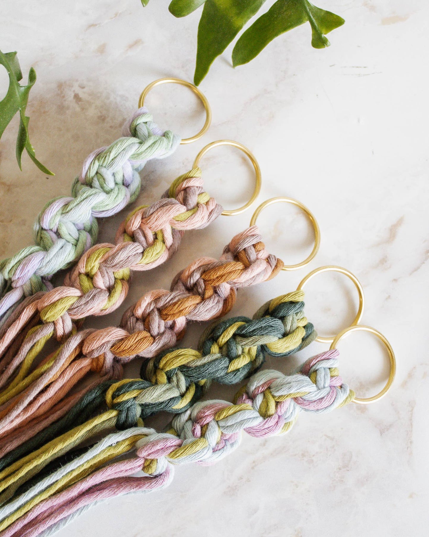 Chunky Twist Plant Hanger - Multicolor: Mink